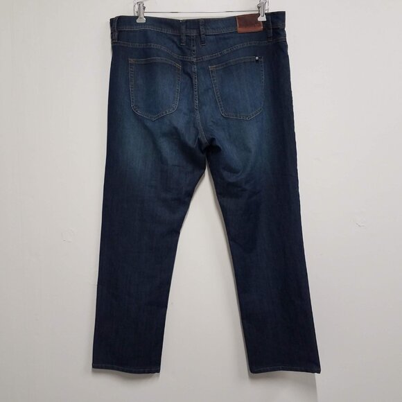 Travis Mathew Jeans Mens 38 Blue Featherweight Legacy Stretch Dark Wash Denim - Picture 8 of 8